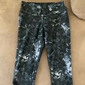 3/4 length marble print yoga pants